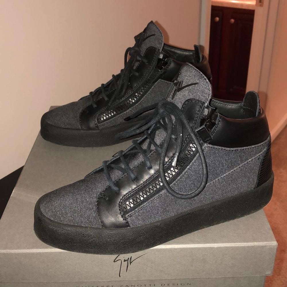 Giuseppe Zanotti Sneakers. Size 41.